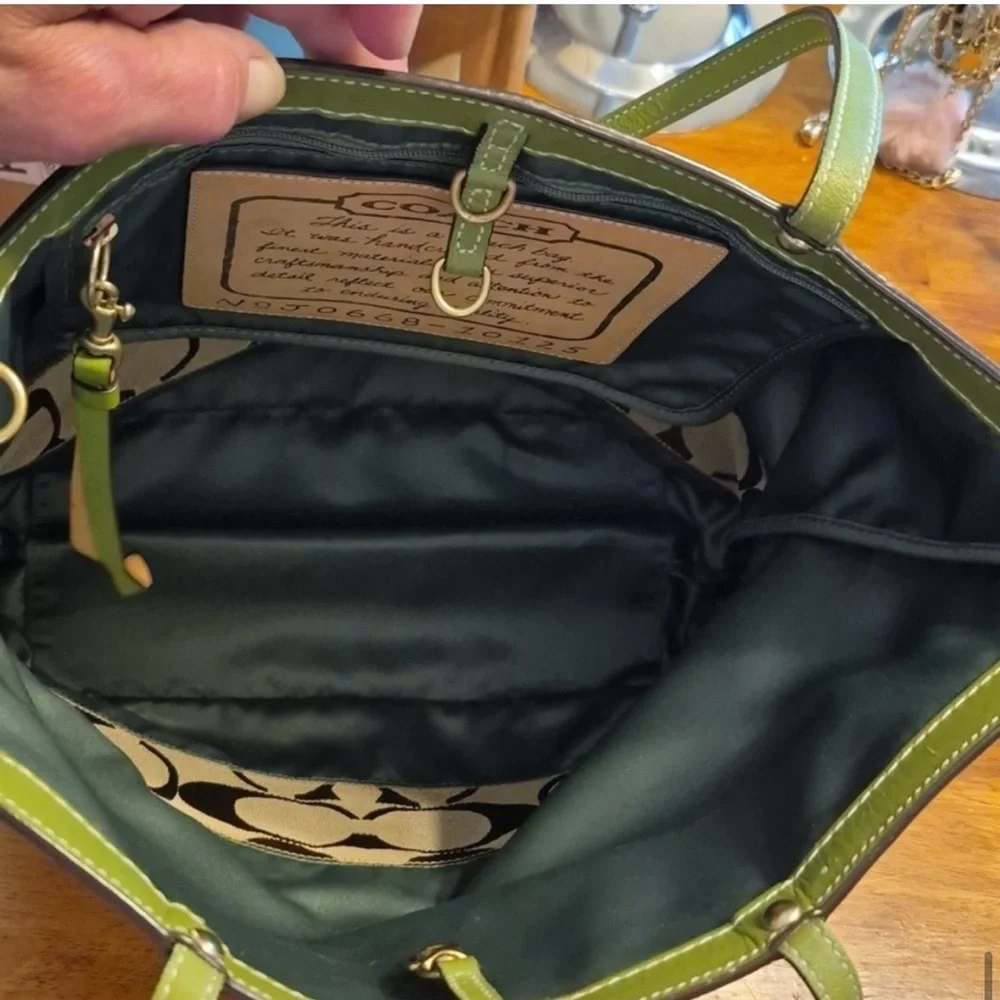 Coach Signature Stripe‎ Green Trim Tote Bag F0688-10125